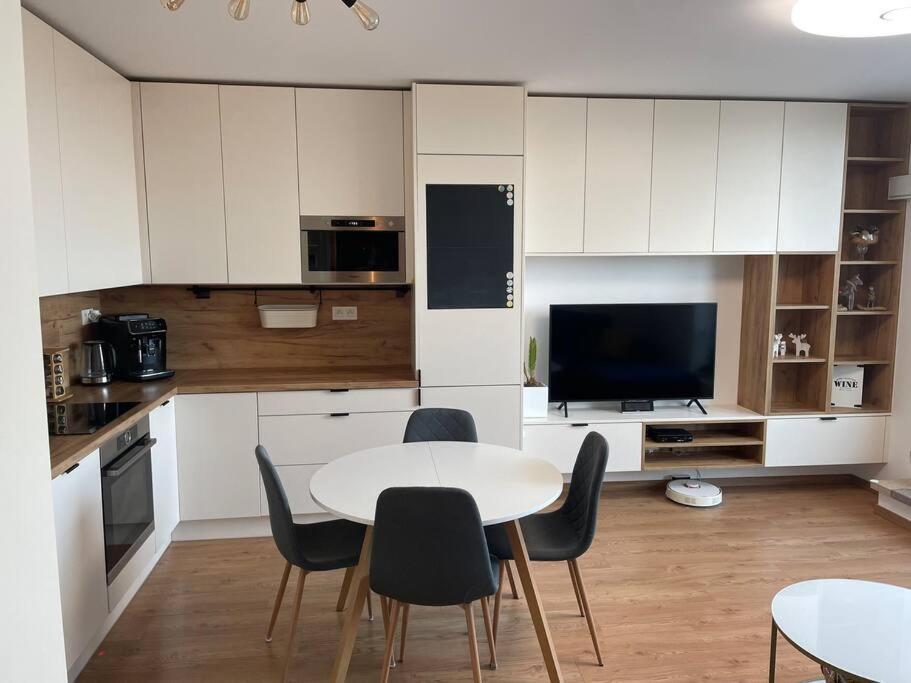 Slovakia Urban Oasis With A View Apartmán *